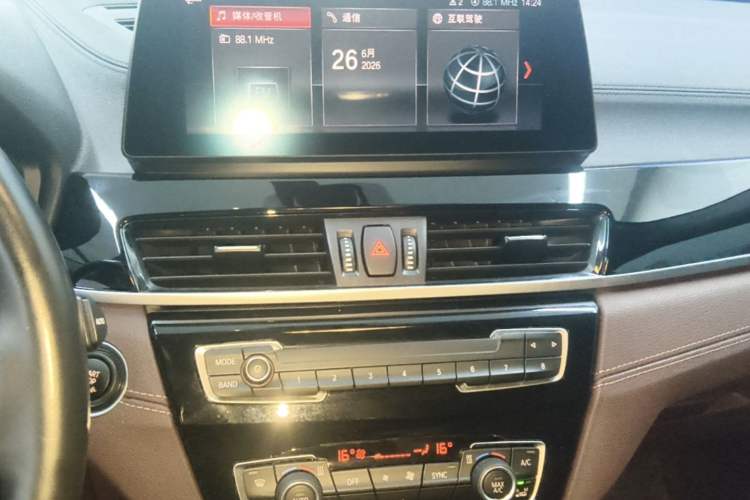Used BMW X2 2021 sDrive25i M Sport Package Audio And AC Panel