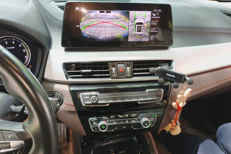 Used BMW X2 2021 xDrive25i Midnight Edition Audio And AC Panel