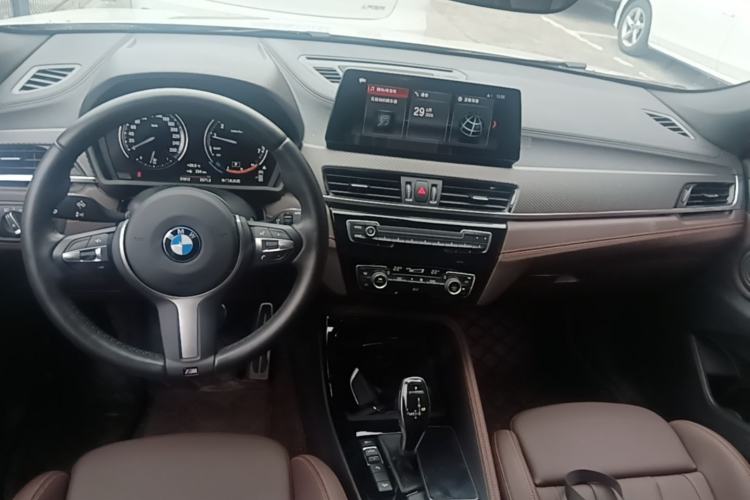 Used BMW X2 2021 xDrive25i Midnight Edition Center Console