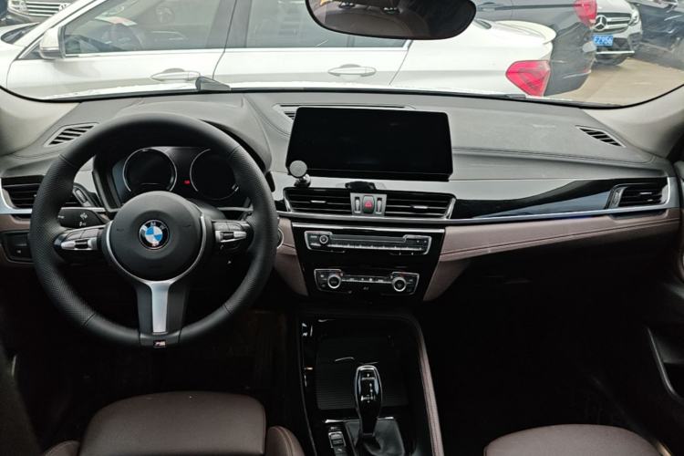 Used BMW X2 2021 sDrive25i M Sport Package Center Console