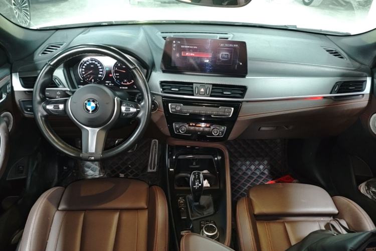 Used BMW X2 2021 Restyled sDrive25i Sharp Edition Center Console