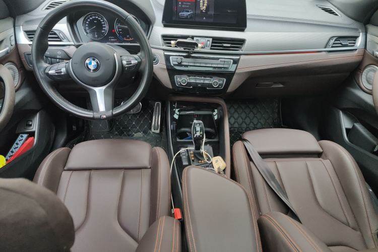 Used BMW X2 2021 Restyled sDrive25i Sharp Edition Center Console