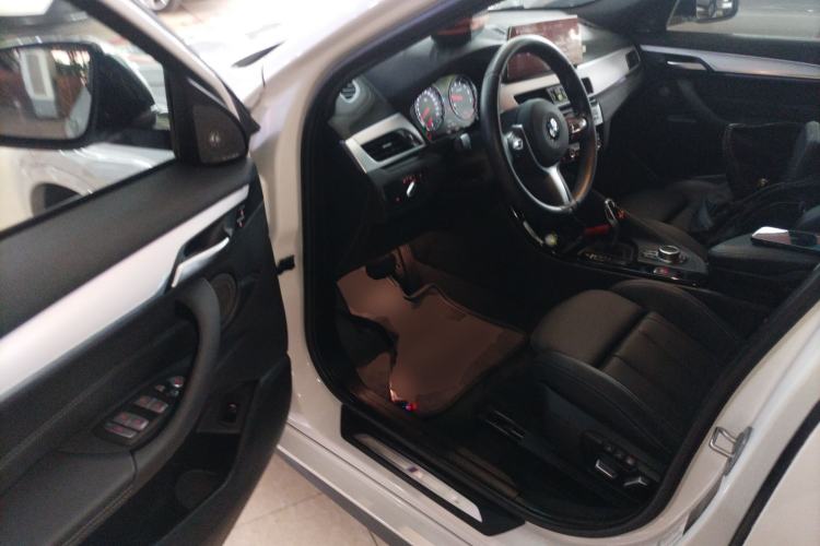 Used BMW X2 2021 sDrive25i Luxury Model with M Sport Package Driver Seat