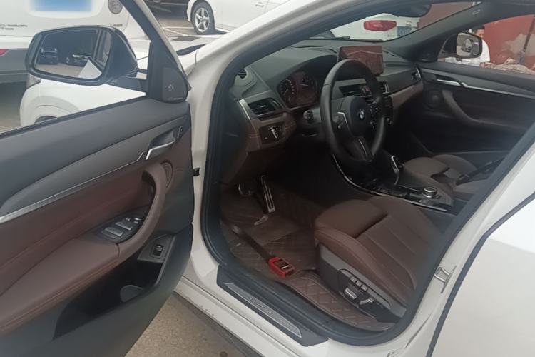 Used BMW X2 2021 xDrive25i Midnight Edition Driver Seat