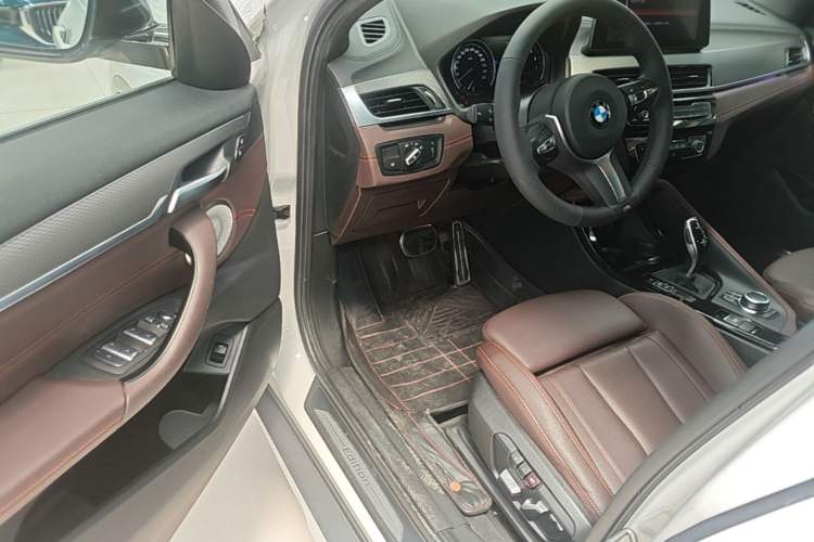 Used BMW X2 2021 Restyled sDrive25i Sharp Edition Driver Seat