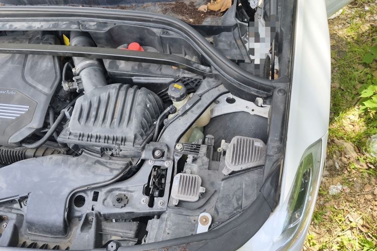 Used BMW X2 2021 Restyled sDrive25i Midnight Edition Engine Bay Left