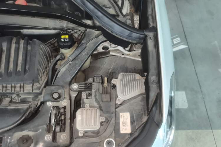 Used BMW X2 2021 Restyled sDrive25i Midnight Edition Engine Bay Left