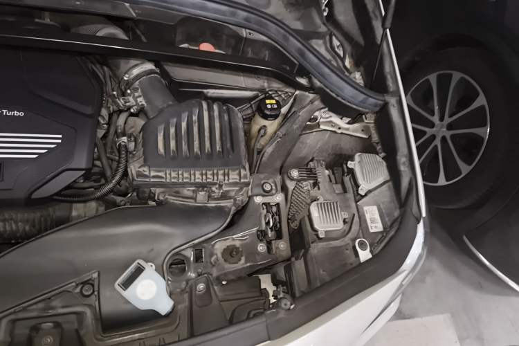Used BMW X2 2021 Restyled sDrive25i Midnight Edition Engine Bay Left