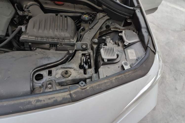 Used BMW X2 2021 Restyled sDrive25i Sharp Edition Engine Bay Left