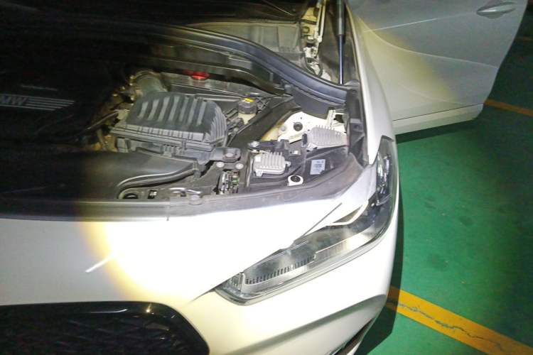 Used BMW X2 2021 Restyled sDrive25i Midnight Edition Engine Bay Left
