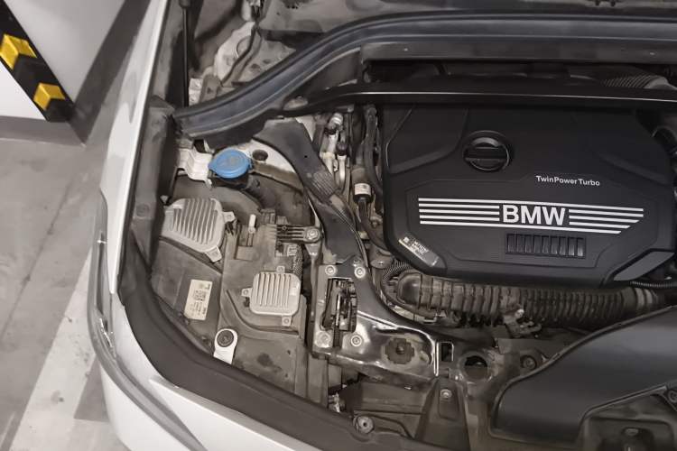 Used BMW X2 2021 Restyled sDrive25i Midnight Edition Engine Bay Right