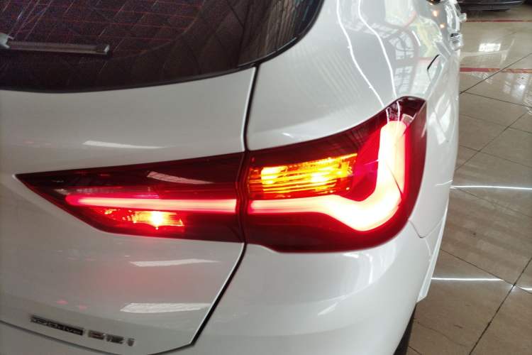 Used BMW X2 2021 sDrive25i Luxury Model with M Sport Package Exterior 3
