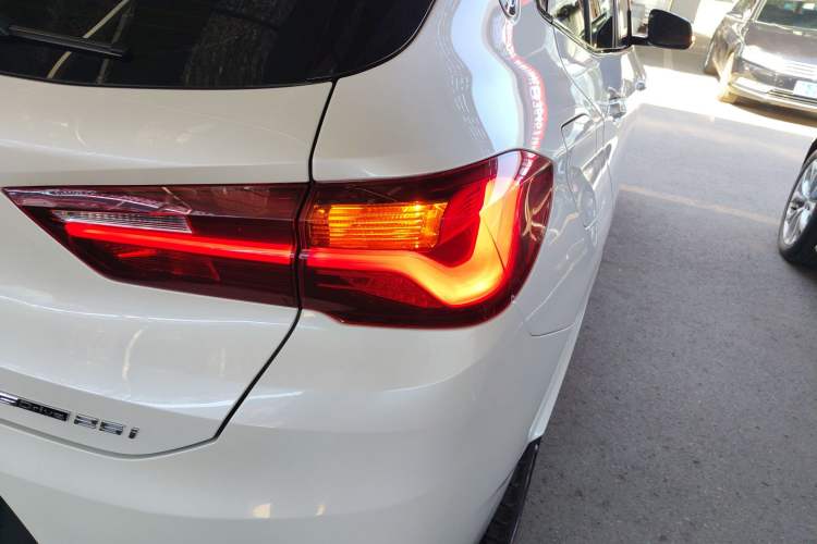Used BMW X2 2021 sDrive25i Leading Model M Sport Package Exterior 3
