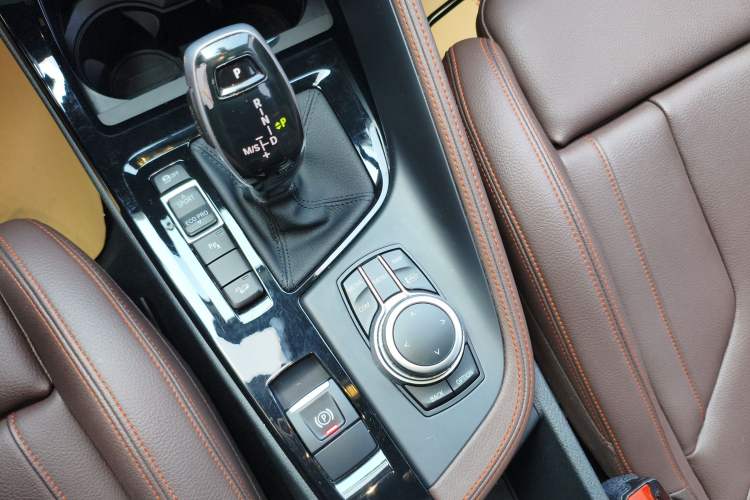 Used BMW X2 2021 Updated xDrive25i Midnight Edition Gear Lever