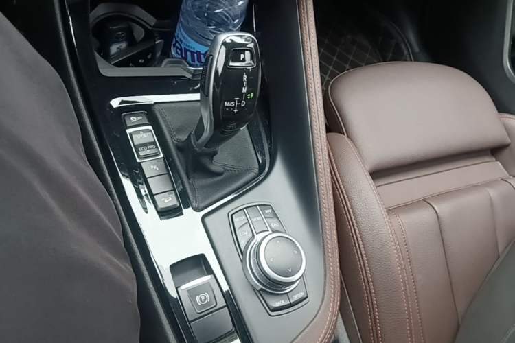 Used BMW X2 2021 Updated xDrive25i Midnight Edition Gear Lever