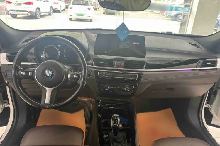 Used BMW X2 2021 sDrive25i Leading Model M Off-Road Package Interior 1