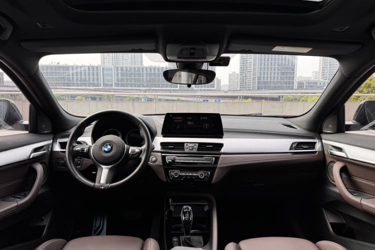 Used BMW X2 2021 sDrive25i Luxury Model with M Sport Package Interior 1