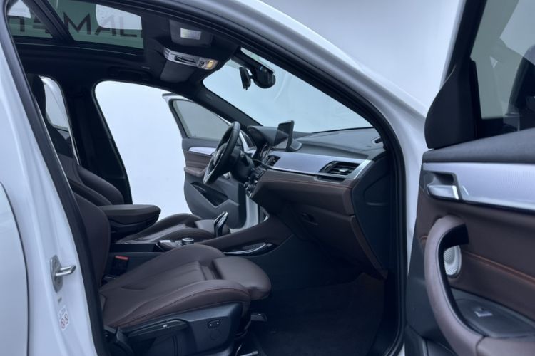 Used BMW X2 2021 Restyled sDrive25i Midnight Edition Interior 12