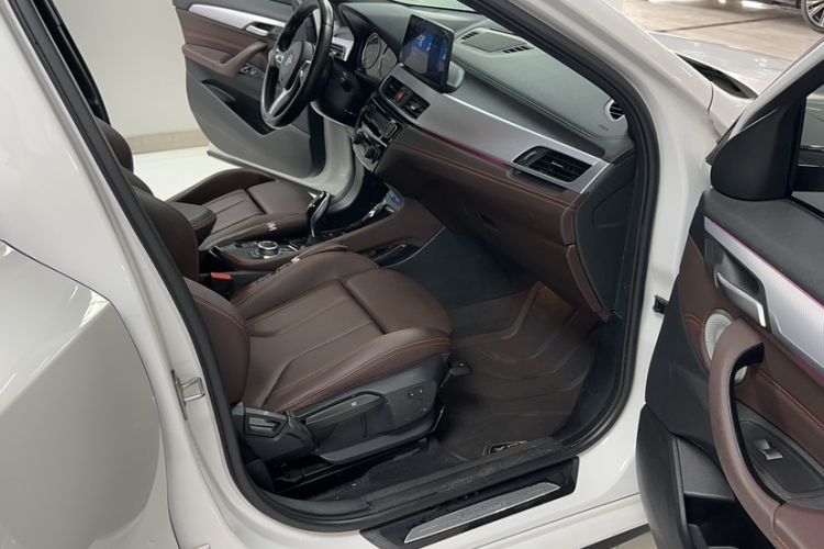 Used BMW X2 2021 Restyled sDrive25i Midnight Edition Interior 2