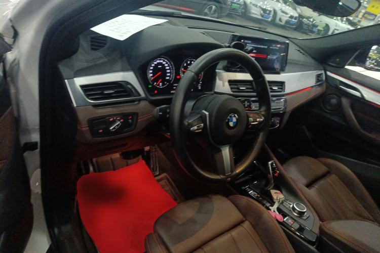 Used BMW X2 2021 sDrive25i Midnight Edition Interior 2