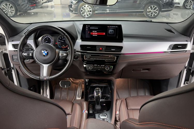 Used BMW X2 2021 Restyled sDrive25i Midnight Edition Interior 3
