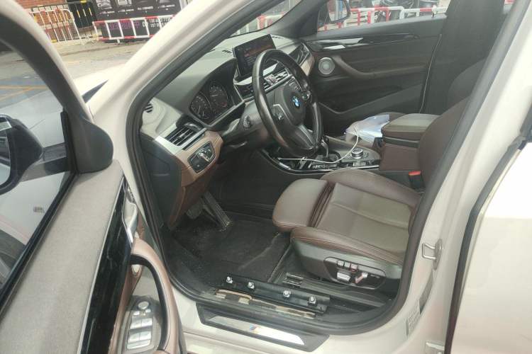 Used BMW X2 2021 sDrive25i Leading Model M Sport Package Interior 3