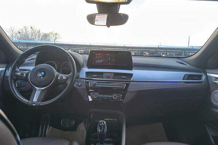 Used BMW X2 2021 Updated xDrive25i Midnight Edition Interior 3