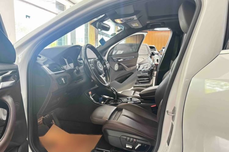 Used BMW X2 2021 sDrive25i Leading Model M Off-Road Package Interior 4