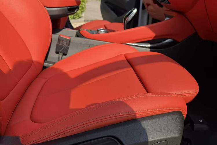 Used BMW X2 2021 sDrive25i Leading Model M Sport Package Interior 4