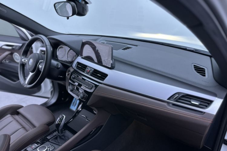 Used BMW X2 2021 Restyled sDrive25i Midnight Edition Interior 5