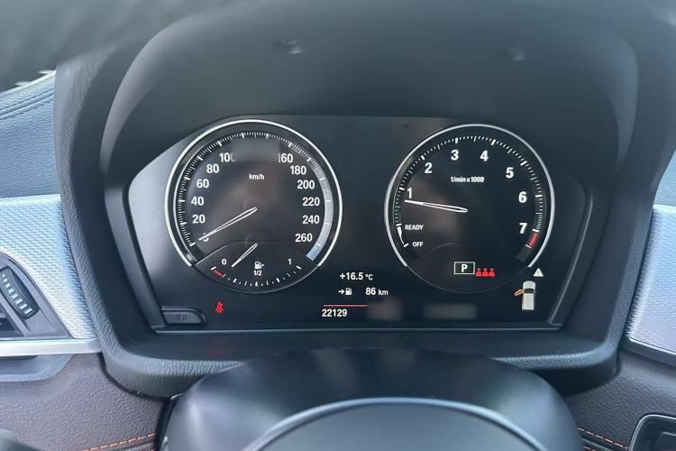 Used BMW X2 2021 Updated xDrive25i Midnight Edition Interior 5