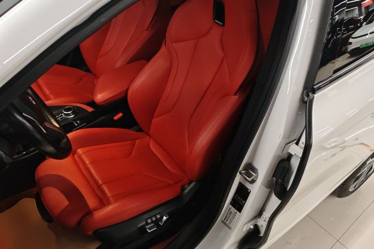 Used BMW X2 2021 sDrive25i Luxury Model with M Sport Package Left Front Seat