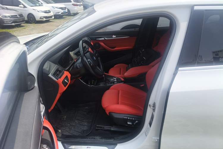 Used BMW X2  Left Front Seat
