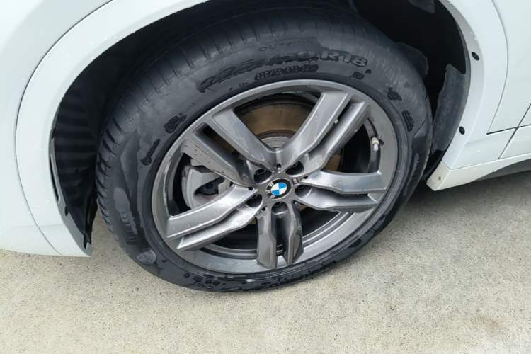 Used BMW X2 2021 Restyled sDrive25i M Sport Package Left Front Wheel Hub