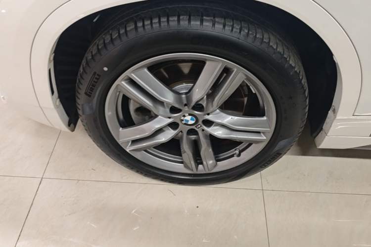 Used BMW X2 2021 Restyled sDrive25i M Sport Package Left Front Wheel Hub