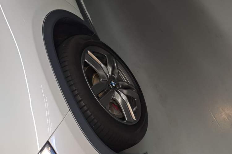 Used BMW X2 2021 sDrive25i Leading Model M Off-Road Package Left Front Wheel Hub