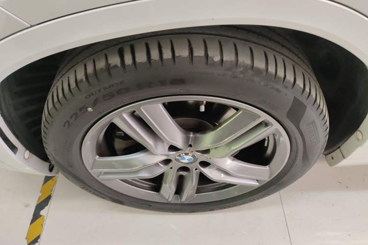 Used BMW X2 2021 sDrive25i M Sport Package Left Front Wheel Hub