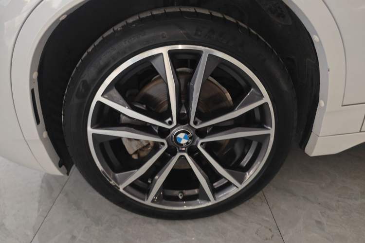 Used BMW X2 2021 sDrive25i Luxury Model with M Sport Package Left Front Wheel Hub