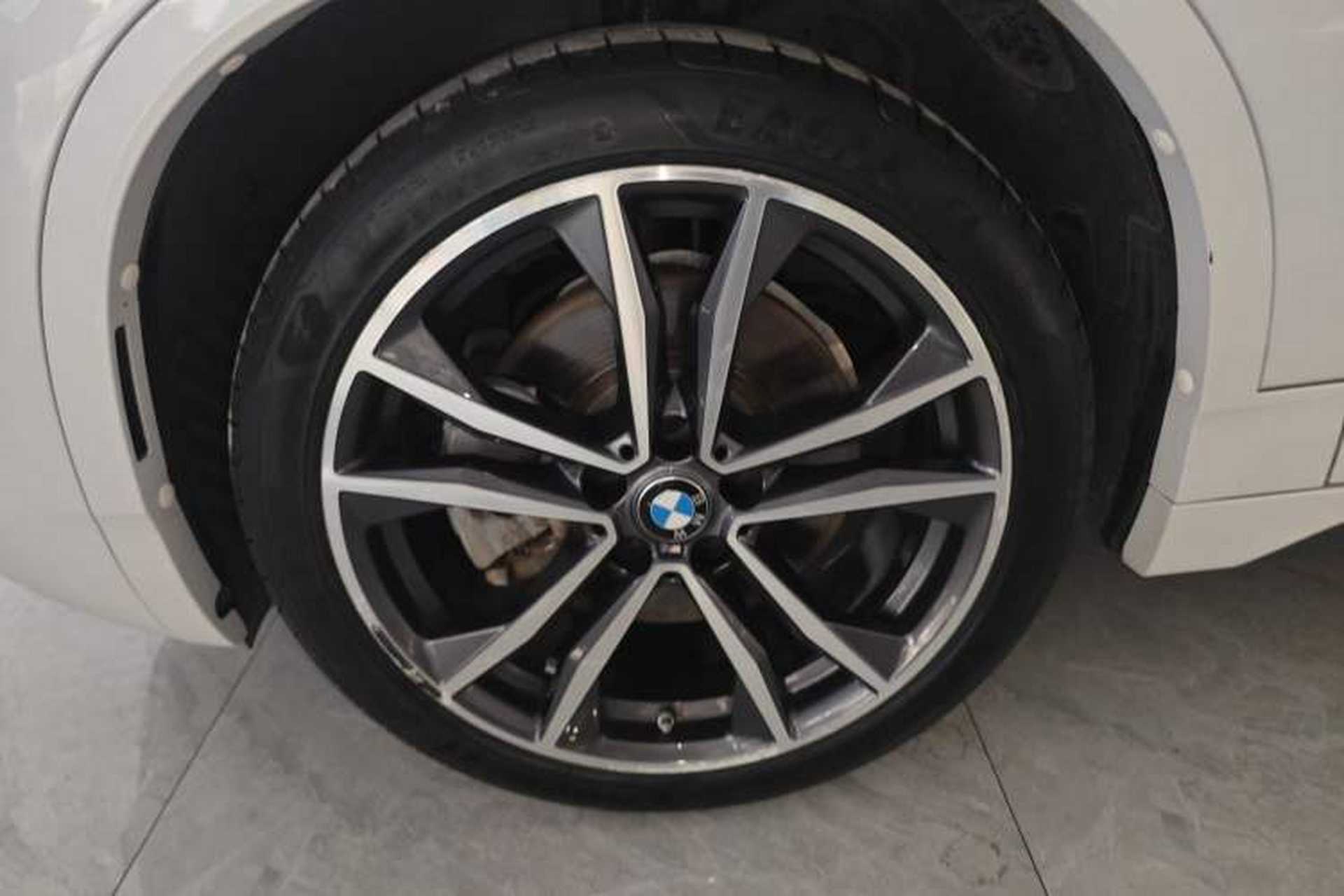 Used BMW X2 2021 sDrive25i Luxury Model with M Sport Package Left Front Wheel Hub