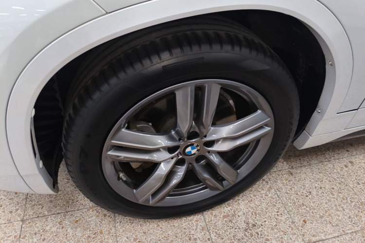 Used BMW X2 2021 sDrive25i M Sport Package Left Front Wheel Hub