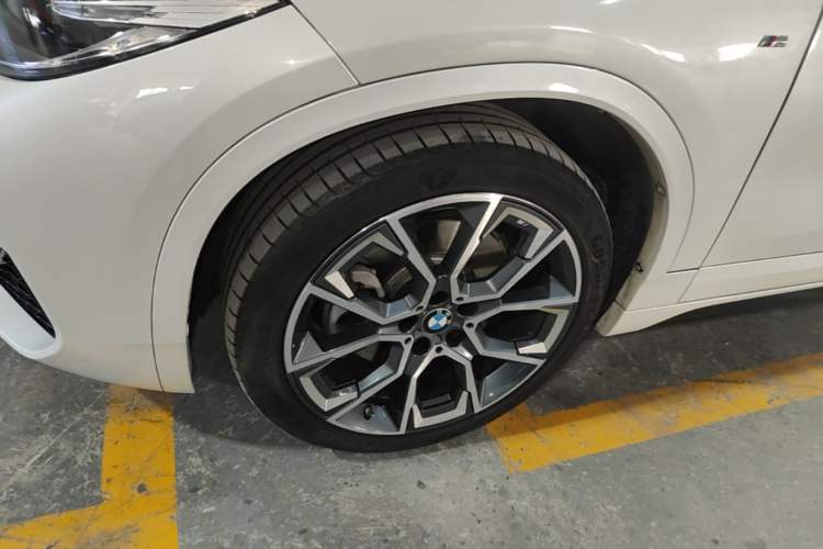 Used BMW X2 2021 Restyled sDrive25i Midnight Edition Left Front Wheel Hub