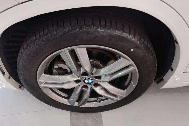 Used BMW X2 2021 Restyled sDrive25i M Sport Package Left Front Wheel Hub