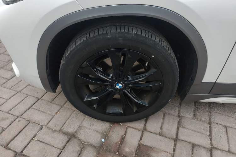Used BMW X2 2021 Restyled sDrive25i M Sport Package Left Front Wheel Hub