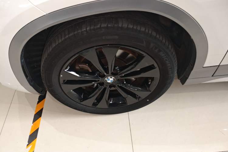 Used BMW X2 2021 Restyled sDrive25i M Sport Package Left Front Wheel Hub