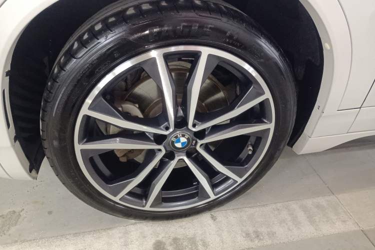 Used BMW X2 2021 sDrive25i Luxury Model with M Sport Package Left Front Wheel Hub