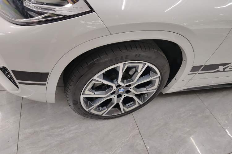 Used BMW X2 2021 Restyled sDrive25i Midnight Edition Left Front Wheel Hub