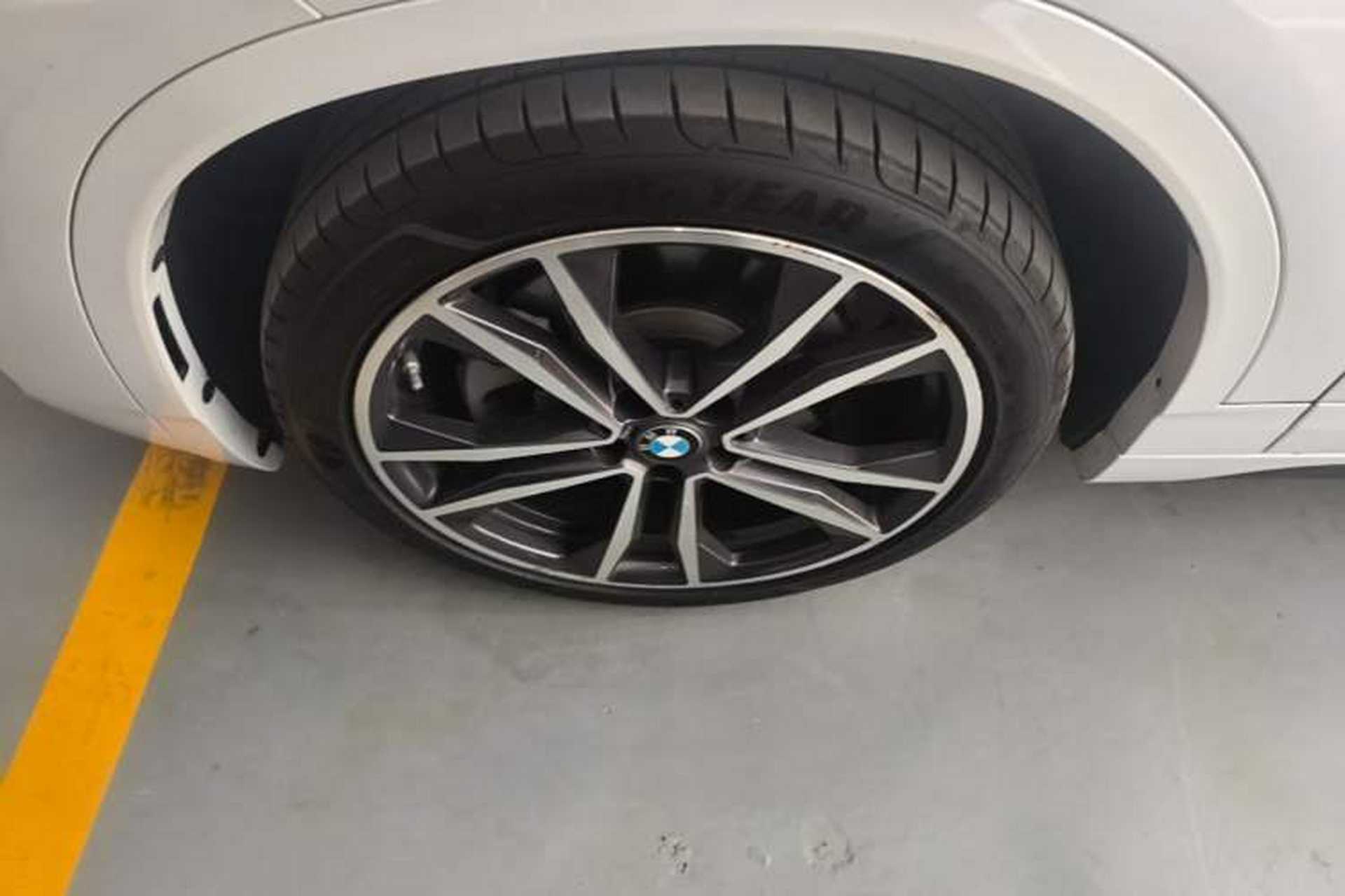 Used BMW X2 2021 sDrive25i Luxury Model with M Sport Package Left Front Wheel Hub