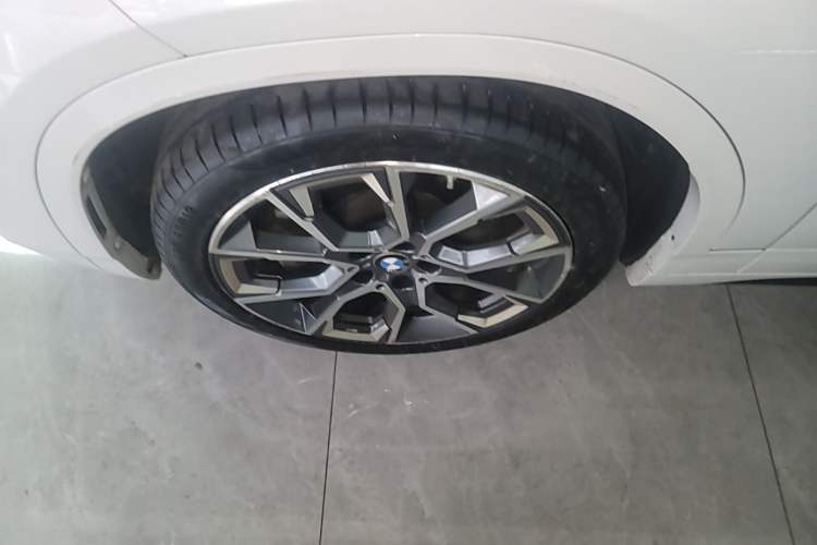 Used BMW X2 2021 Restyled sDrive25i Midnight Edition Left Front Wheel Hub