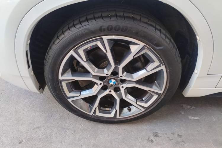 Used BMW X2 2021 Restyled sDrive25i M Sport Package Left Front Wheel Hub