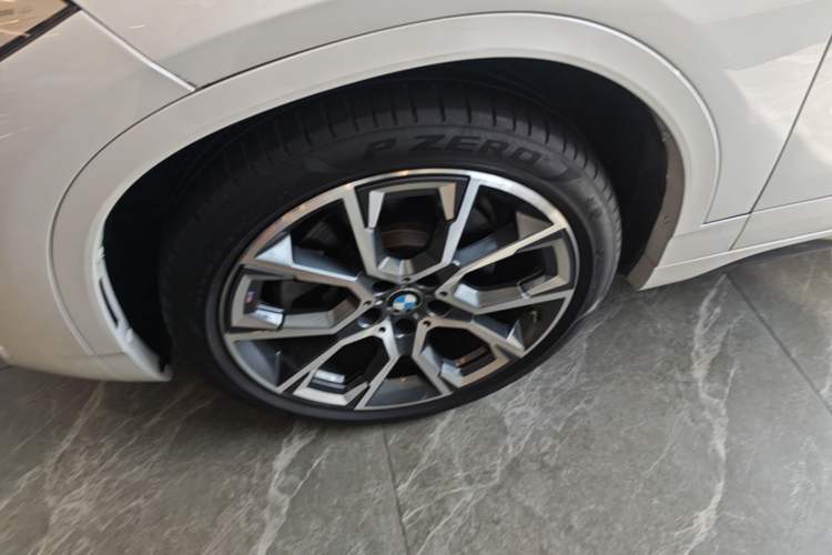 Used BMW X2 2021 Restyled sDrive25i Midnight Edition Left Front Wheel Hub